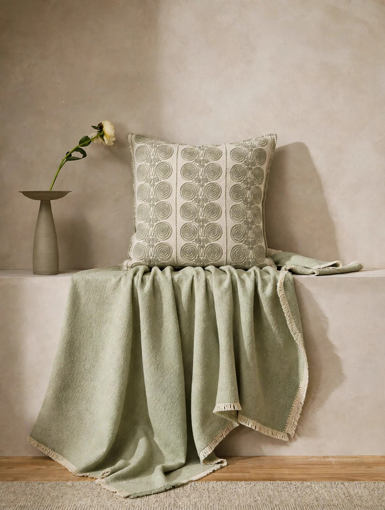 Cushions & Pillows
